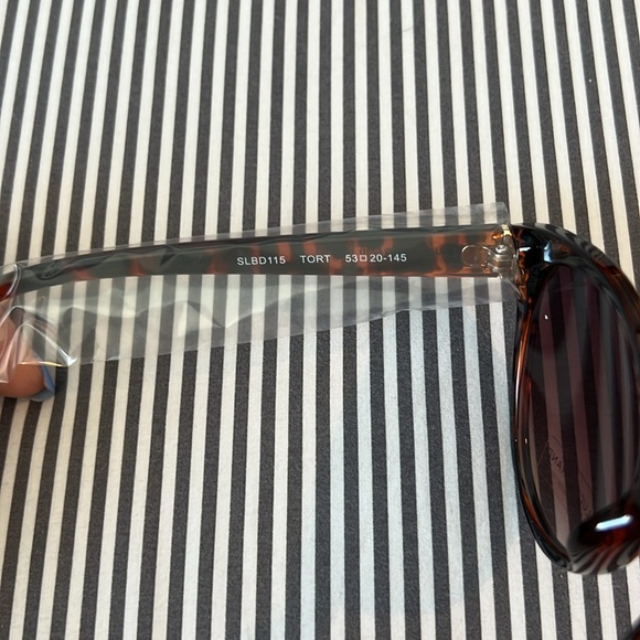 Lucky Brand Sunglasses - Picture 5 of 6